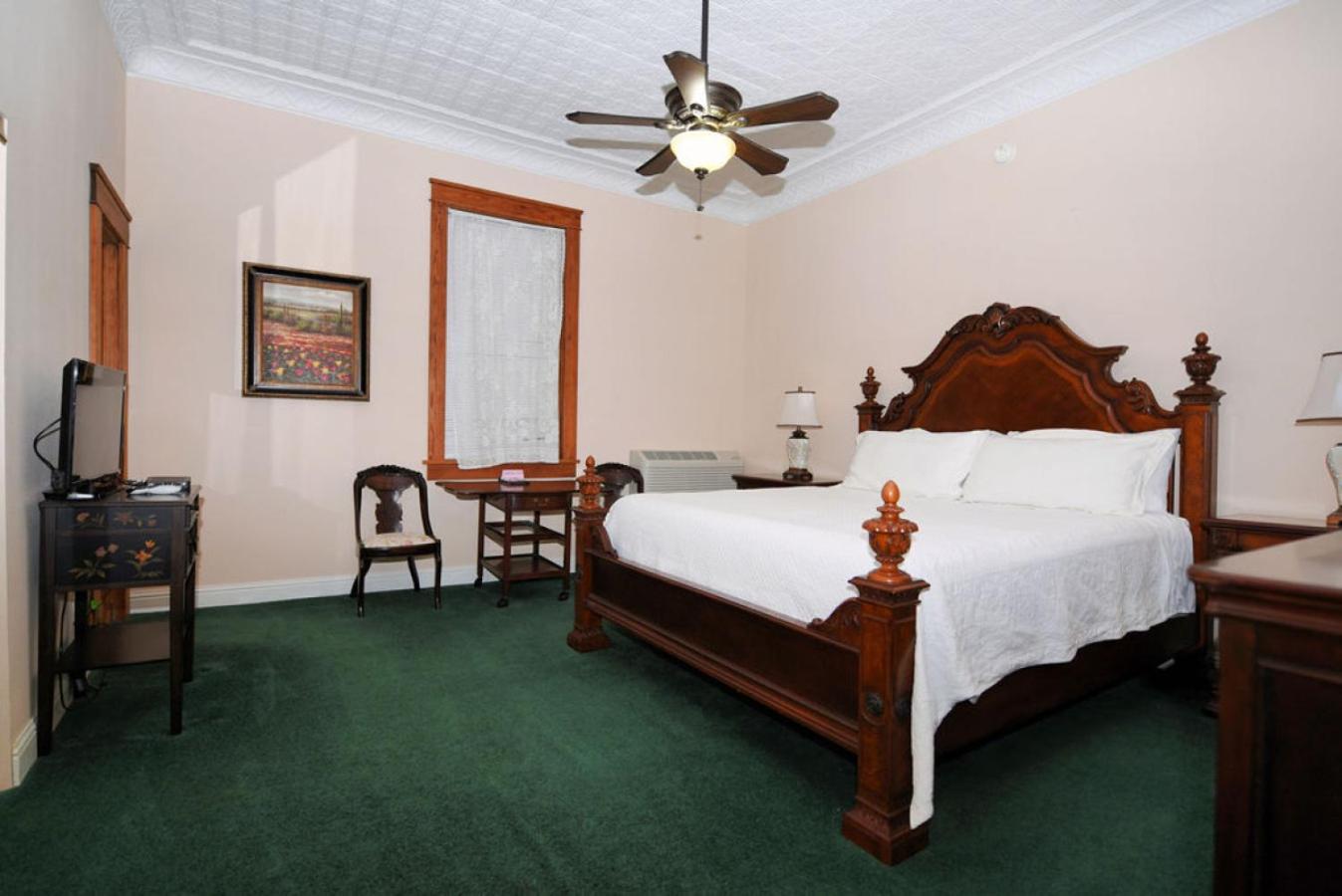 The Eastland Historic Hotel- Imperial Room Exterior photo