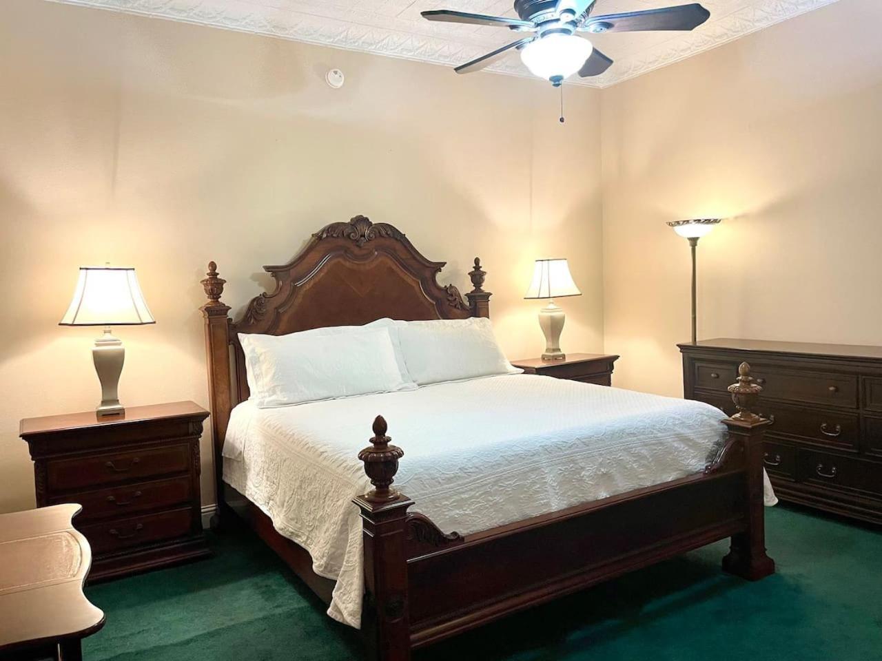 The Eastland Historic Hotel- Imperial Room Exterior photo